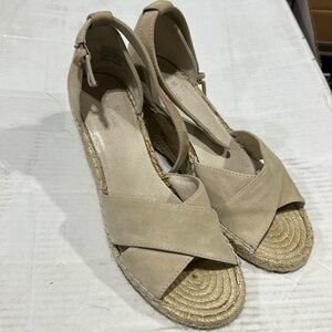 Caslon espadrilles wedge, tan suede, size 8.5